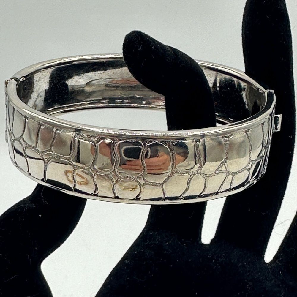 Silver‎ color bangle bracelet snake skin imprint